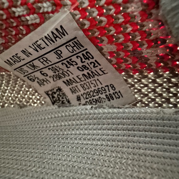 Size 6.5 Adidas Yeezy 350’s - Picture 3 of 7